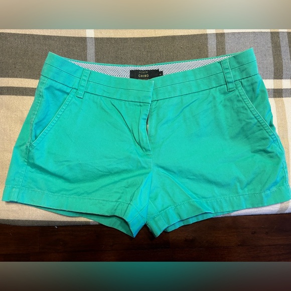 J. Crew Pants - GUC J. Crew 3” Chino Shorts